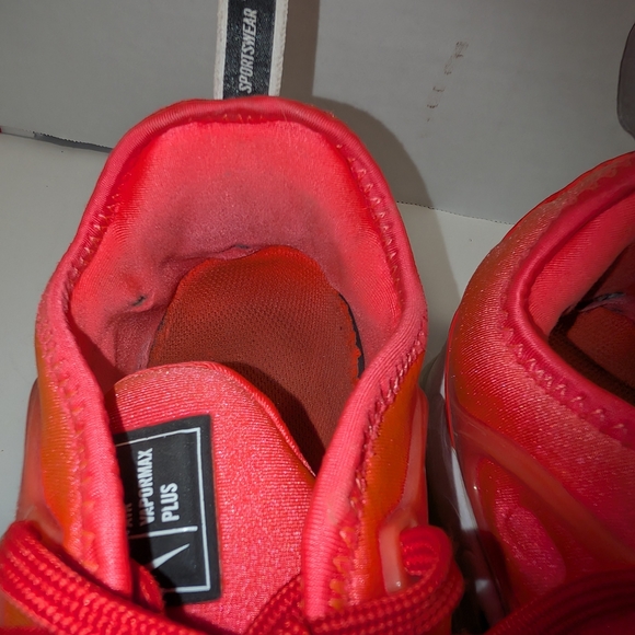 Nike Air Vapormax Plus Bright Crimson Athletic Sneakers Size 11 main image 3